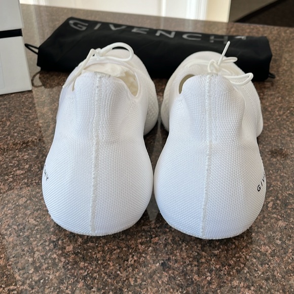 GIVECHY MEN’S/LADIES WHITE KNIT SNEAKERS-39-AMAZING-EUC-BOX-DUST BAG! - Picture 10 of 16